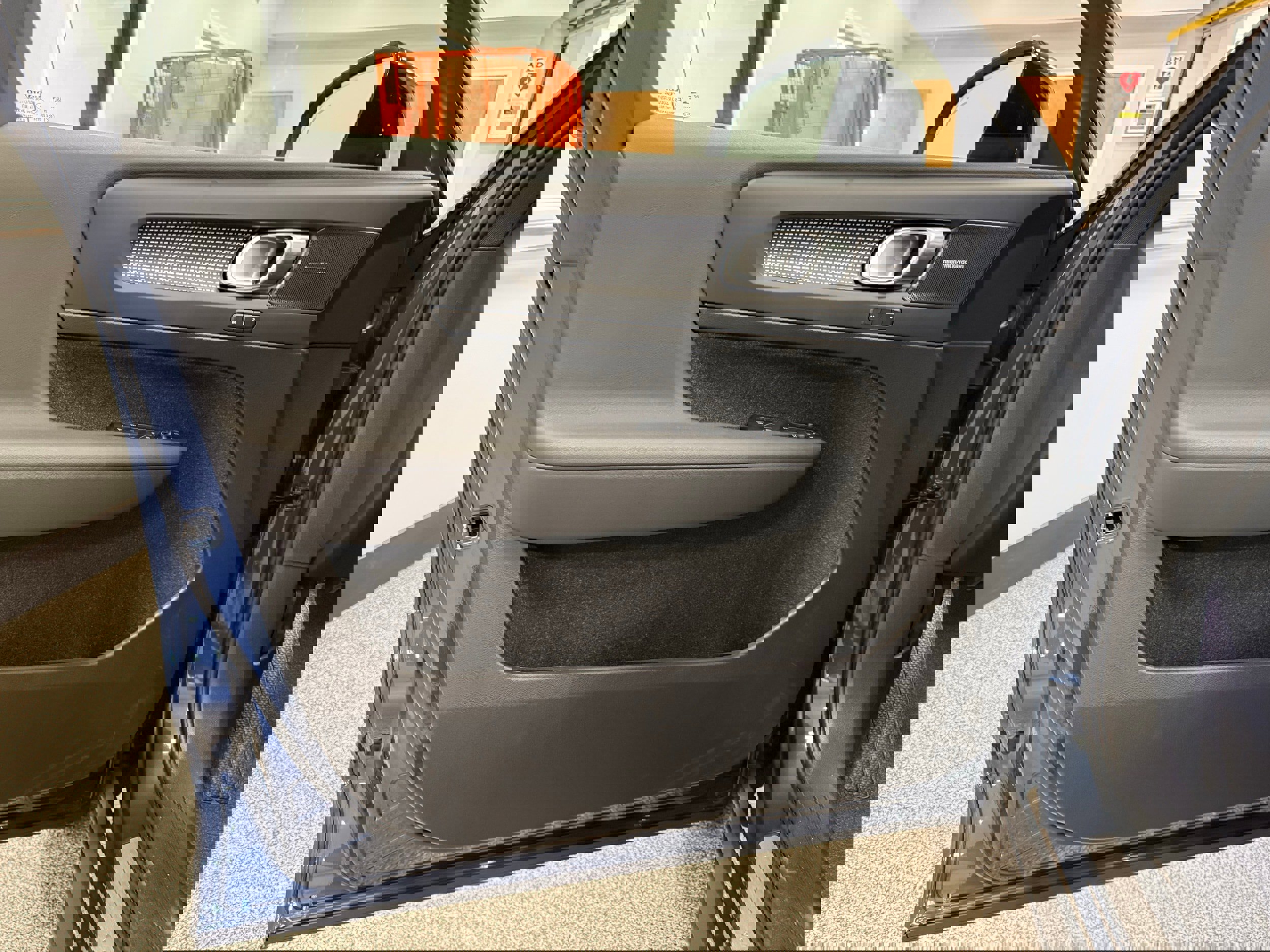 New 2026 Volvo XC40 B5 Ultra w/ Protection Package Premier image 18