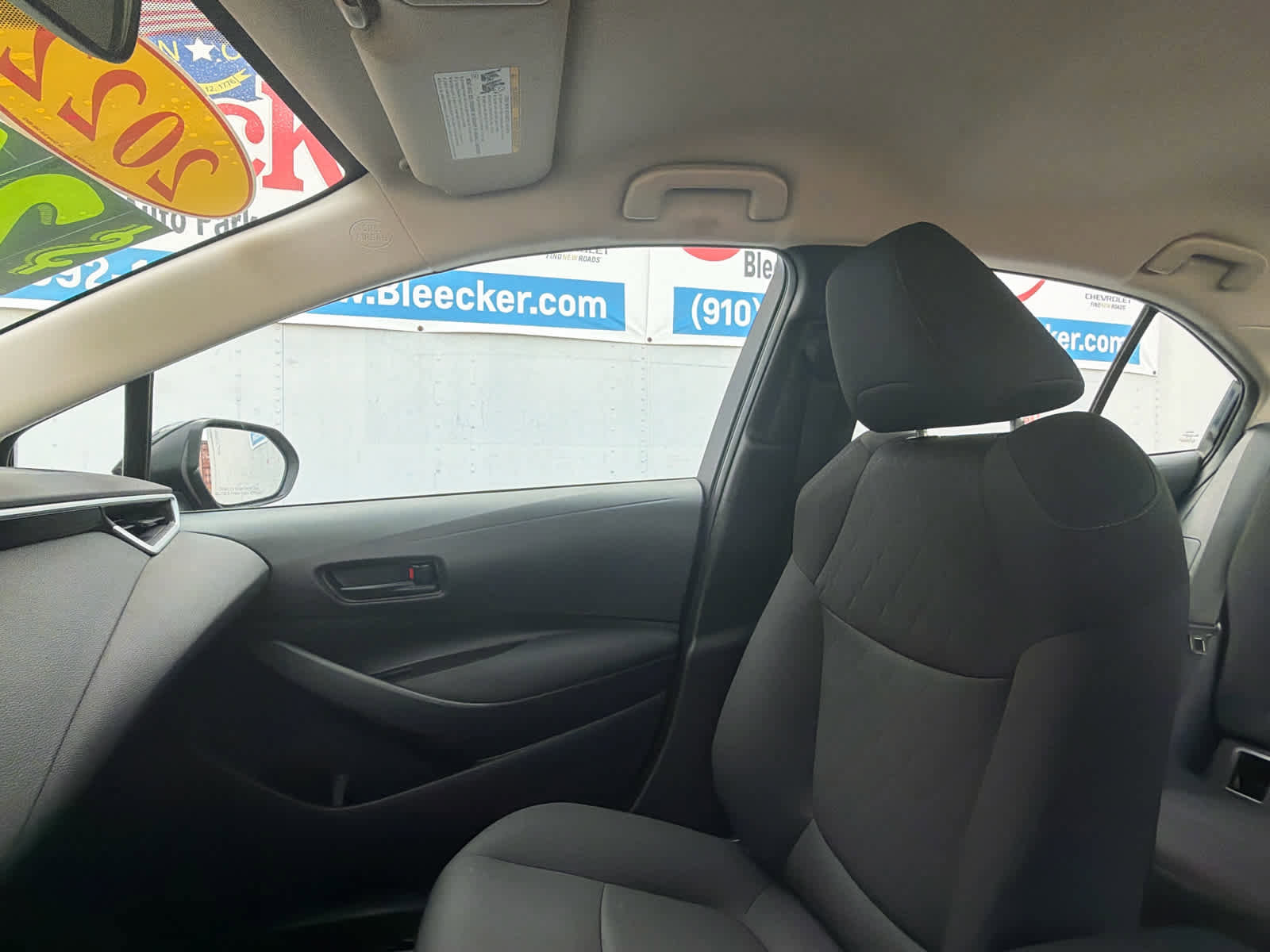Used 2022 Toyota Corolla LE FWD image 28