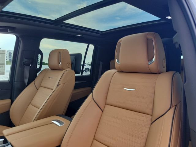 New 2026 Cadillac Escalade ESV Luxury w/ Touring Package AWD/4WD image 17