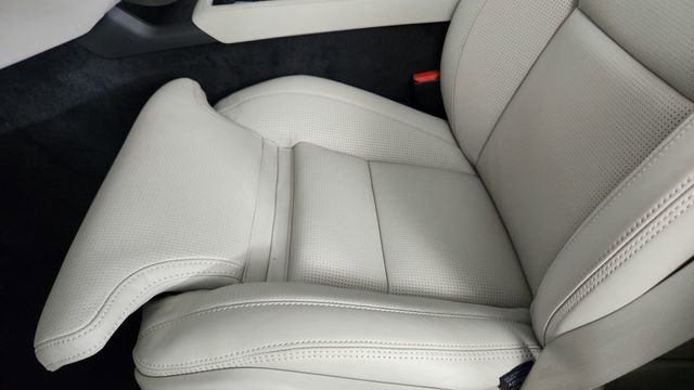New 2026 Volvo XC90 T8 Ultra w/ Protection Package Premier AWD/4WD image 13