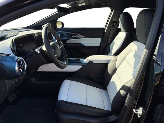 New 2026 Chevrolet Equinox EV LT w/ Convenience Package II image 11