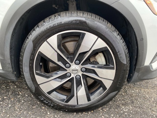 Used 2021 Volvo V60 T5 Cross Country w/ Climate Package image 9
