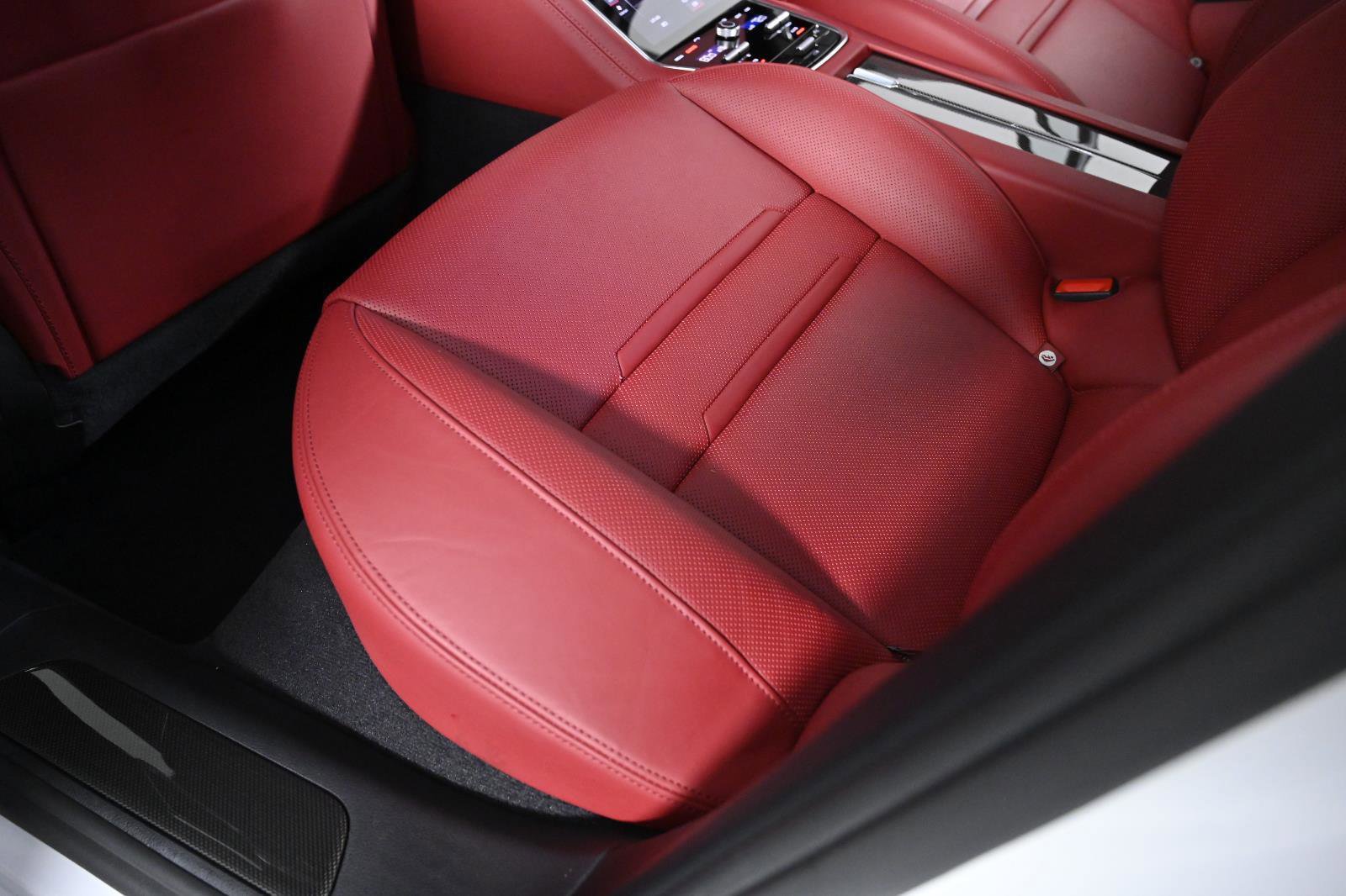 Used 2020 Porsche Panamera GTS image 36