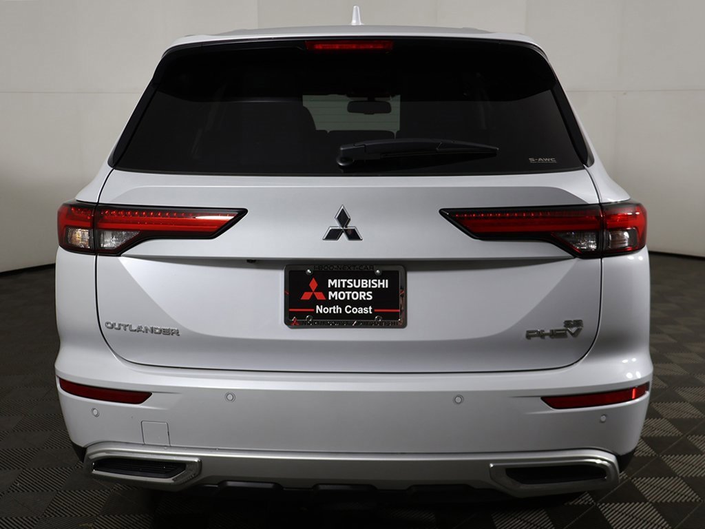 New 2025 Mitsubishi Outlander SE image 15