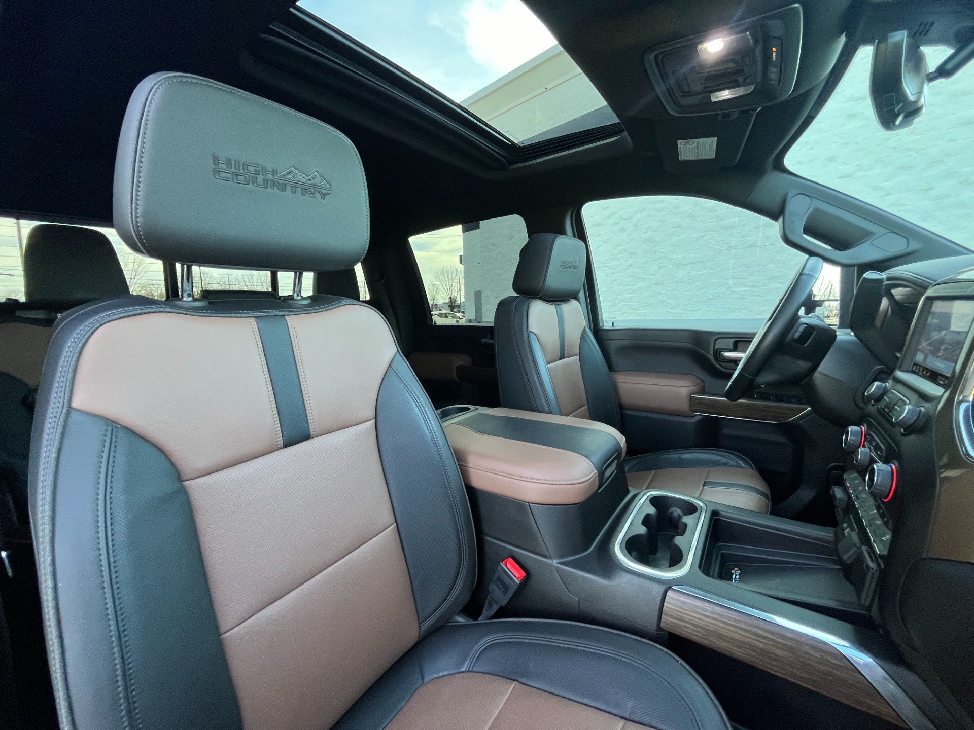 Used 2023 Chevrolet Silverado 2500 High Country w/ Z71 Off-Road Package AWD/4WD image 45