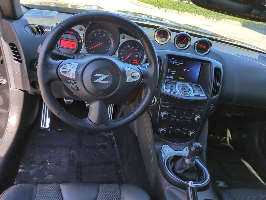 Used 2017 Nissan 370Z Touring image 14