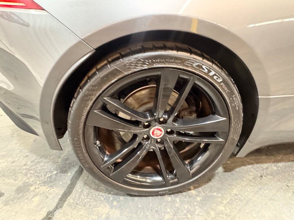 Used 2017 Jaguar F-TYPE Convertible RWD image 32
