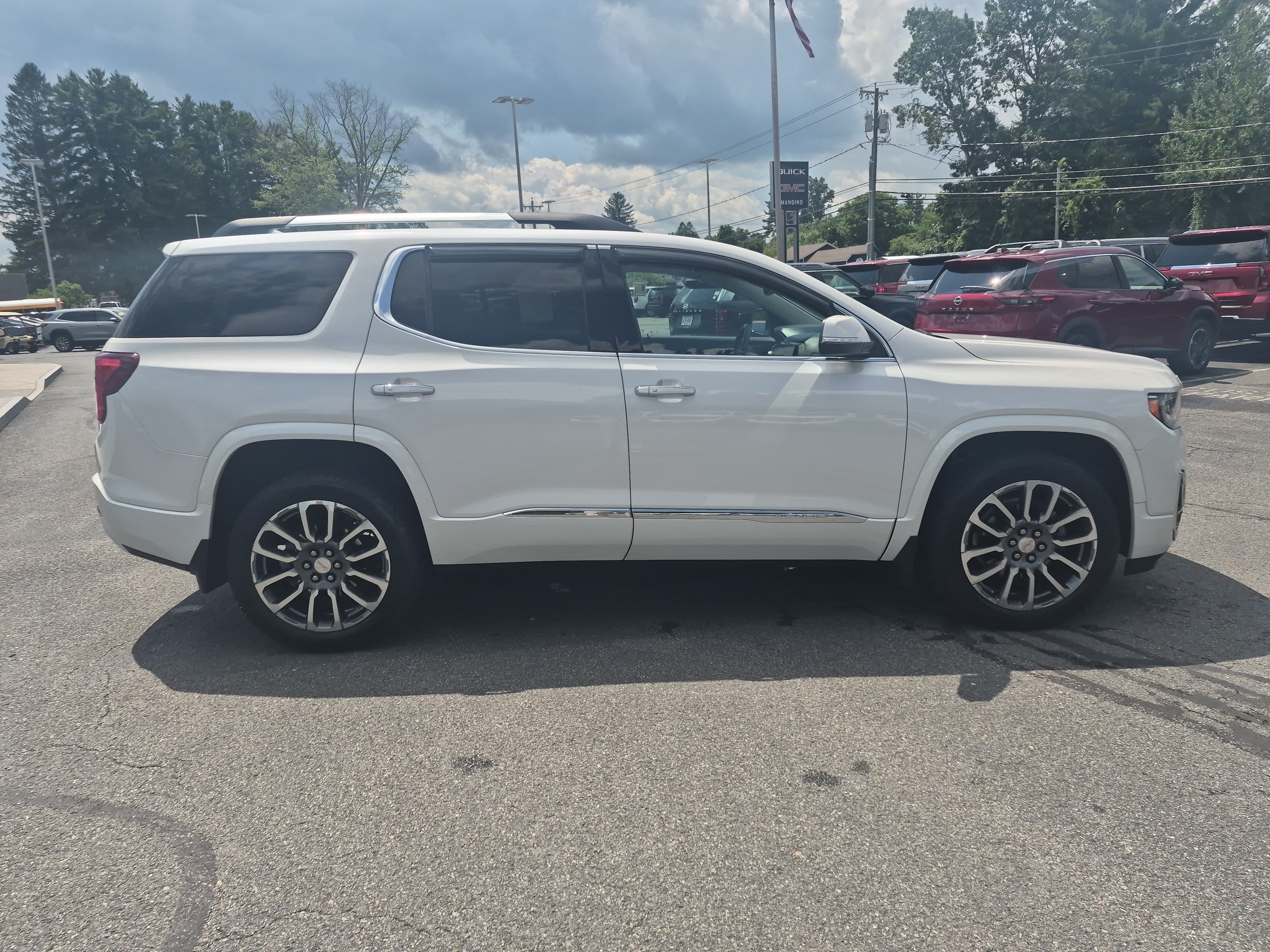 Certified 2022 GMC Acadia Denali AWD/4WD image 6