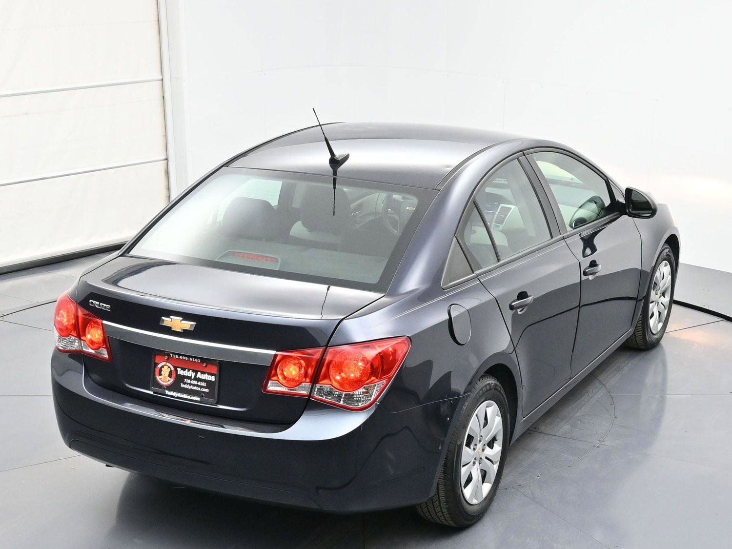 Used 2014 Chevrolet Cruze LS image 29