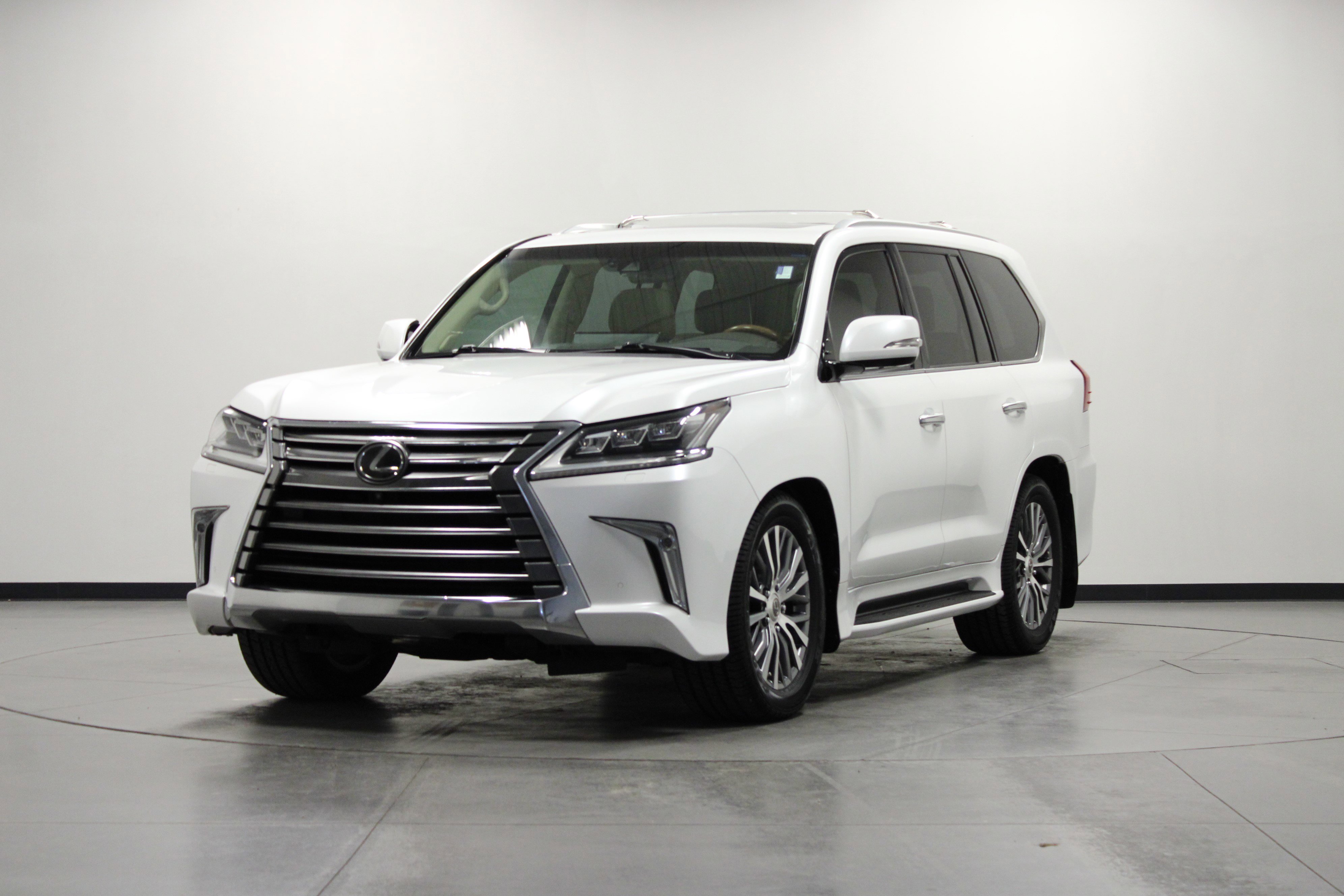 Used 2019 Lexus LX 570 4WD w/ Luxury Package image 8