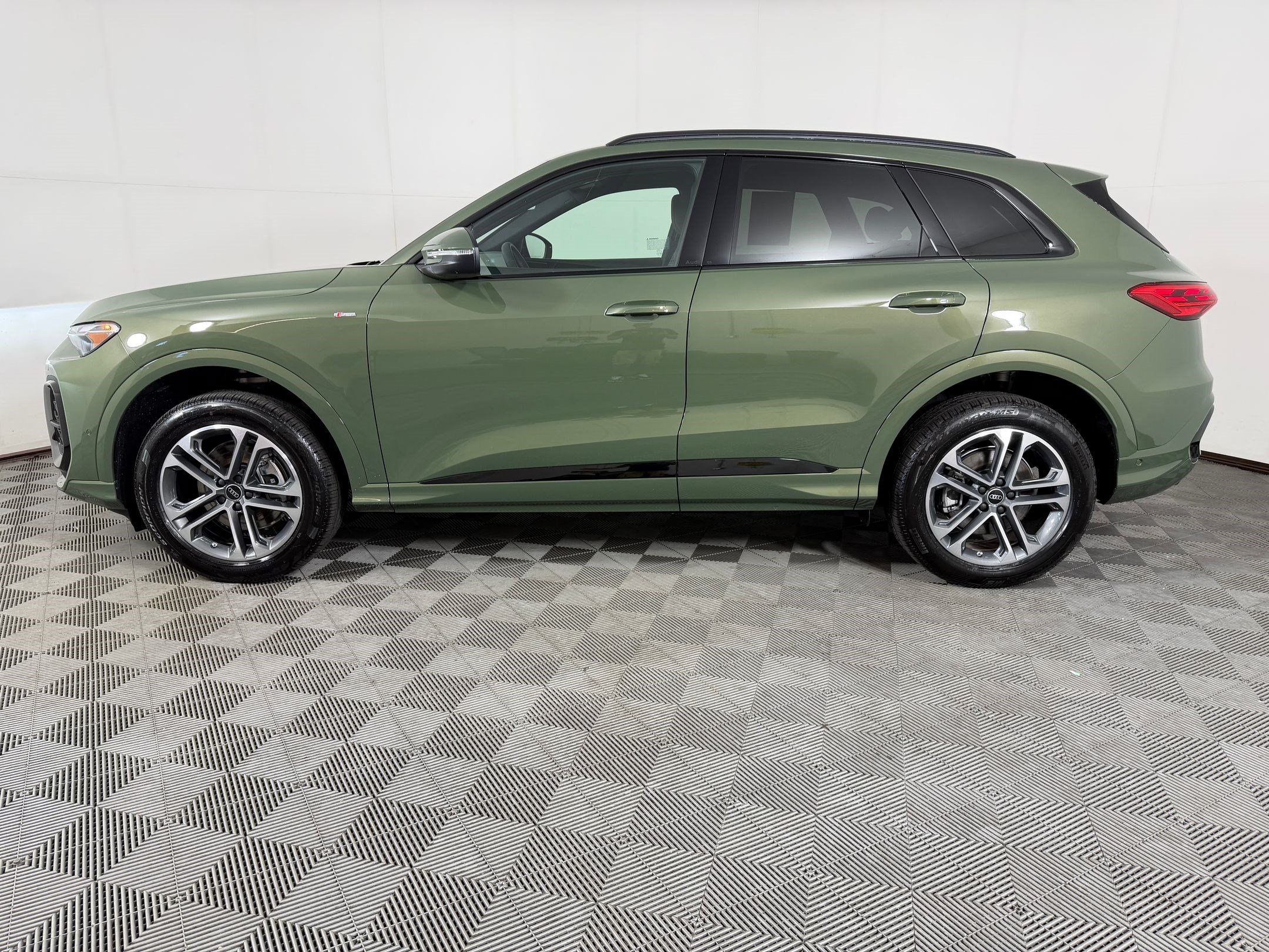 New 2026 Audi Q5 2.0T AWD/4WD image 2