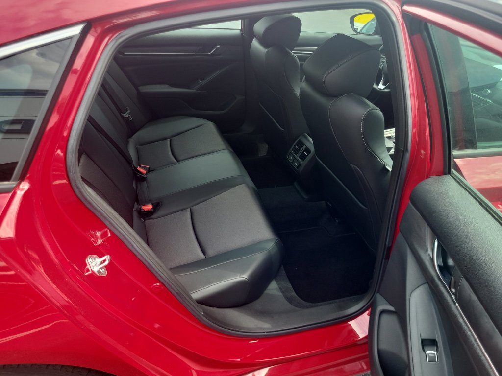 Used 2022 Honda Accord Sport image 11