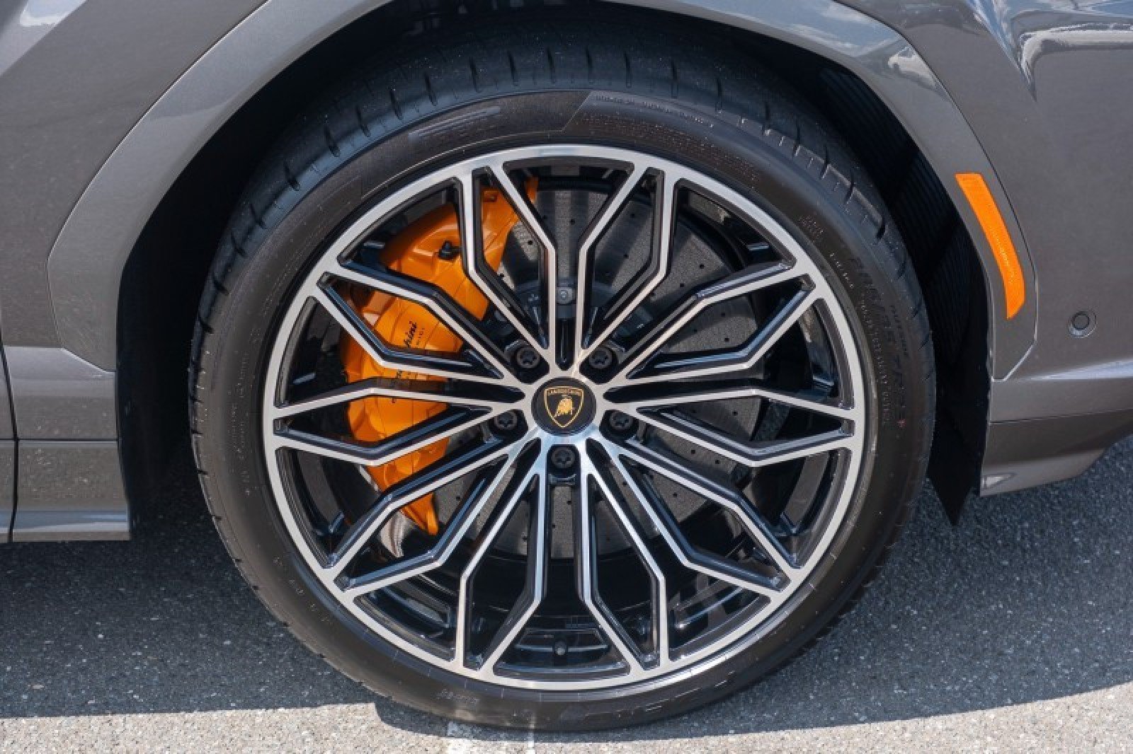 Used 2025 Lamborghini Urus S AWD/4WD image 7