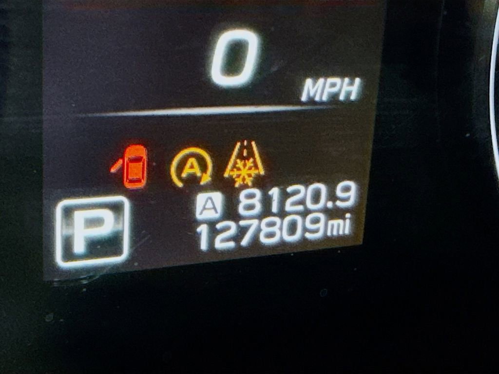 Used 2020 Subaru Outback Premium image 4