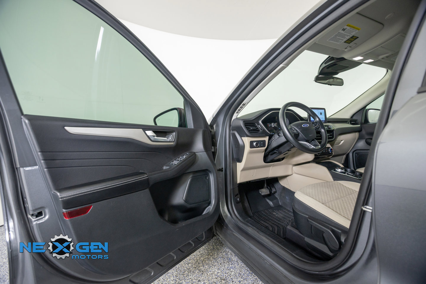 Used 2021 Ford Escape SE FWD image 10