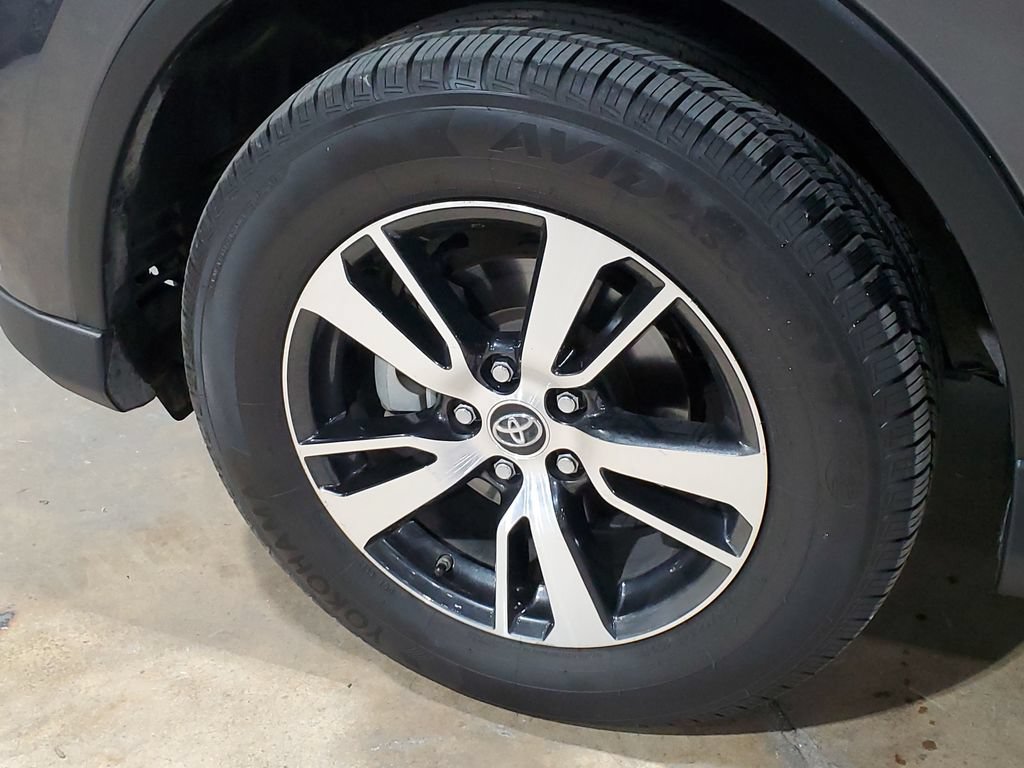Used 2018 Toyota RAV4 XLE FWD image 42