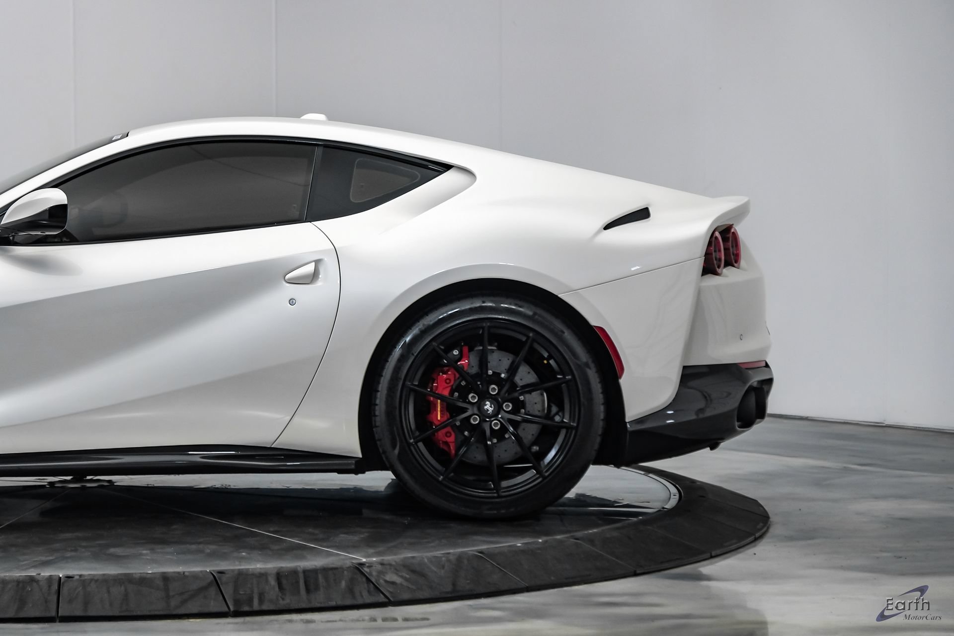 Used 2019 Ferrari 812 Superfast RWD image 11