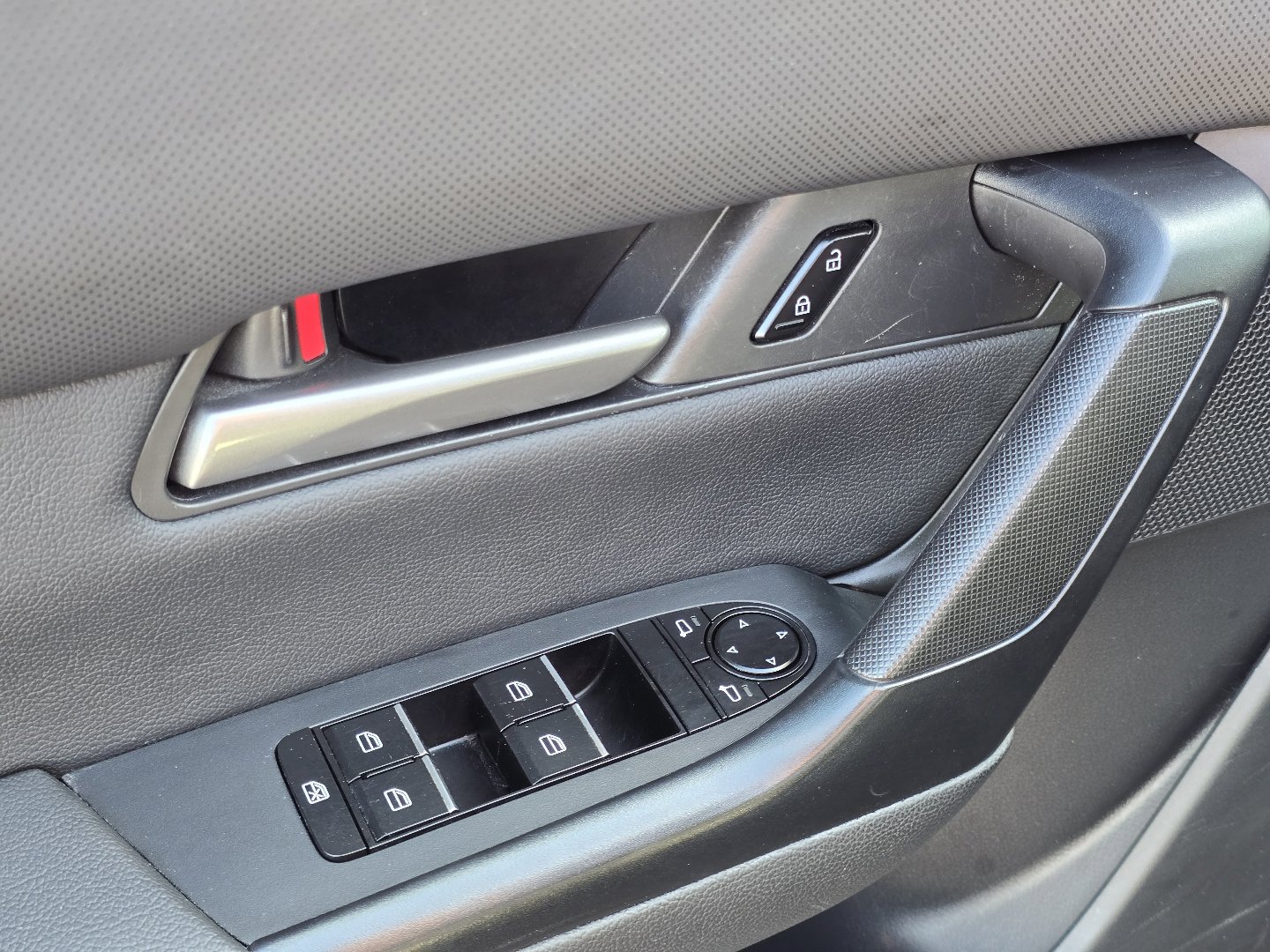 Used 2025 MAZDA CX-50 AWD 2.5 S w/ Preferred Package image 38