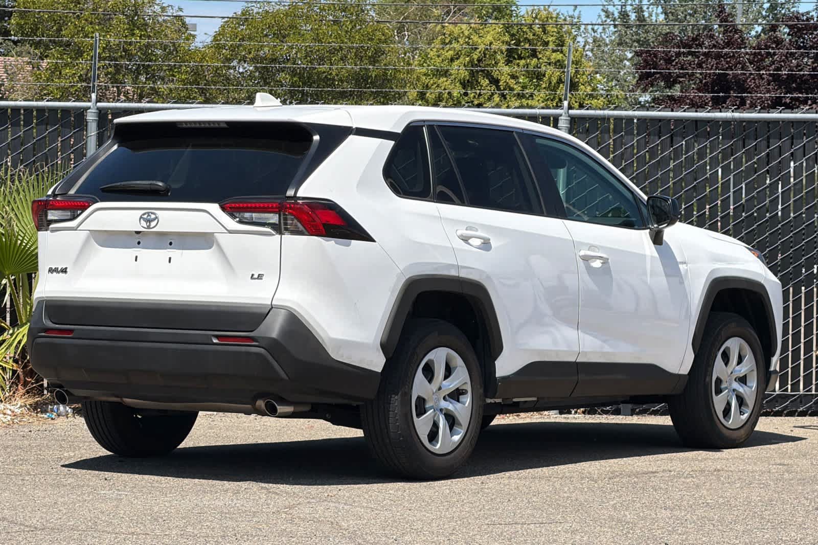 Certified 2022 Toyota RAV4 LE FWD image 3