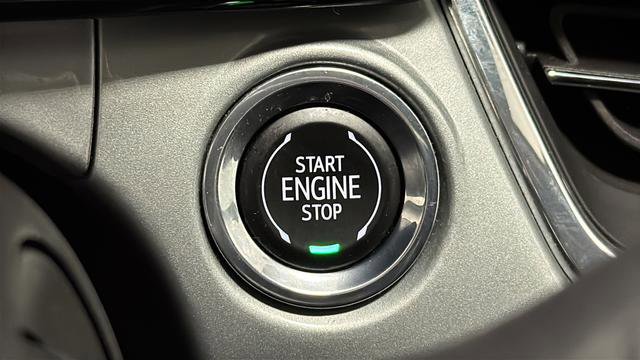 Used 2025 Chevrolet Trax LT FWD image 22