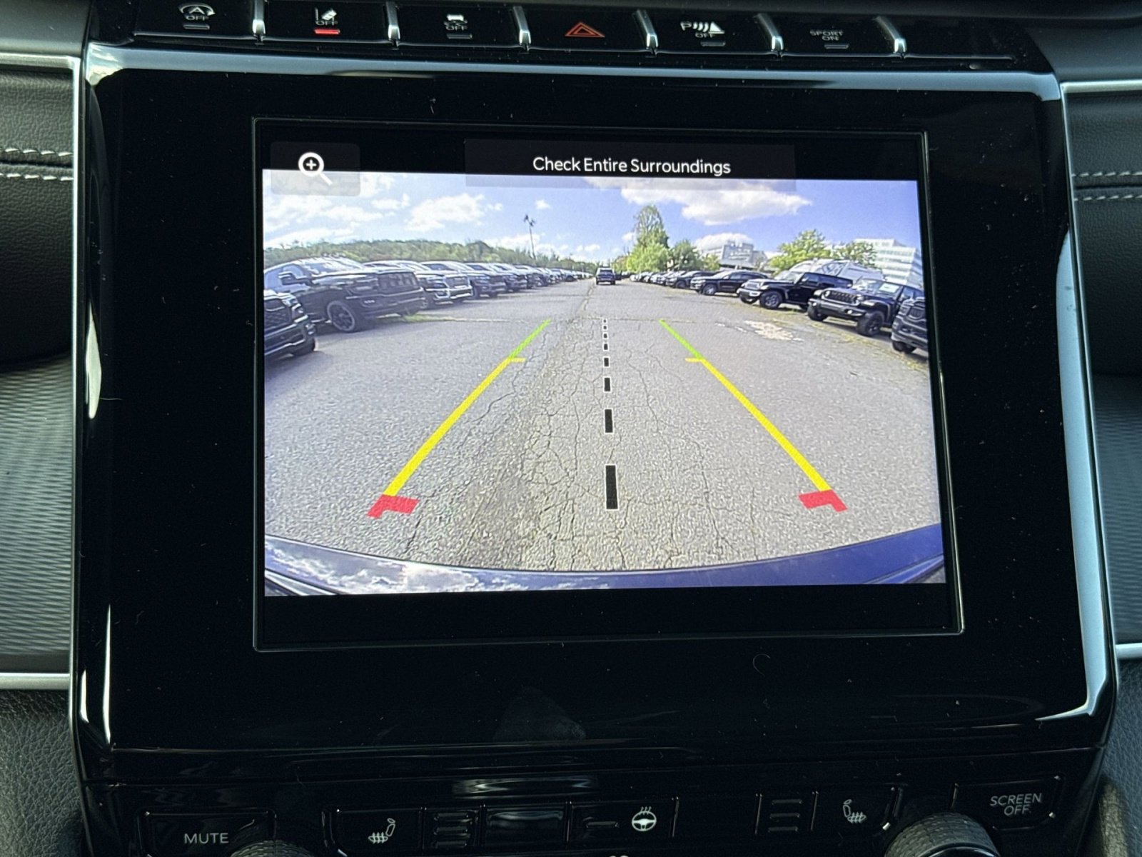 New 2025 Jeep Grand Cherokee Laredo X w/ Luxury Tech Group I image 19