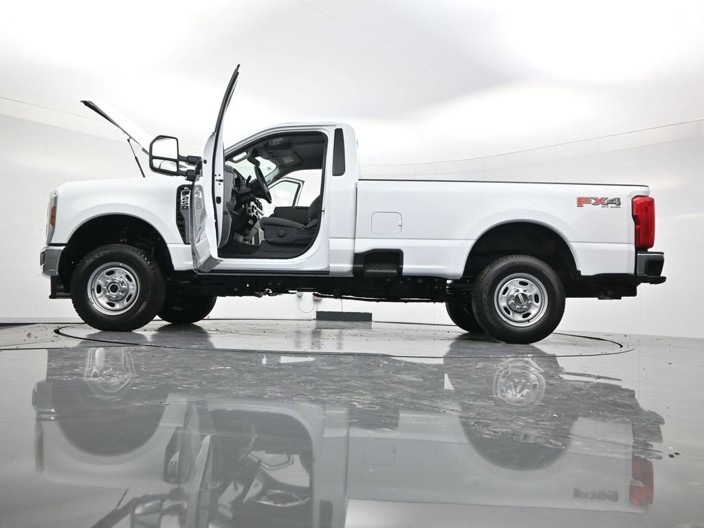 New 2026 Ford F250 XL w/ FX4 Off-Road Package image 48