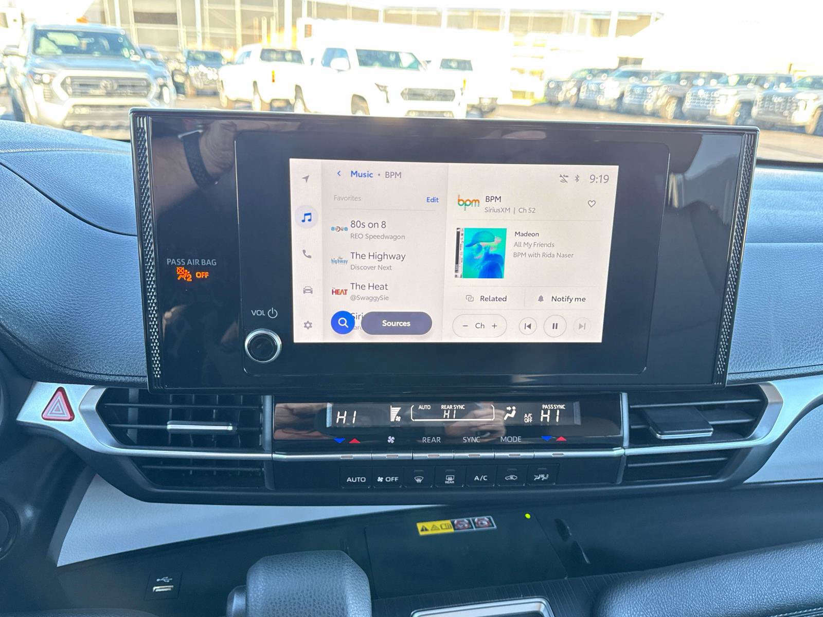 Used 2025 Toyota Sienna LE FWD image 22