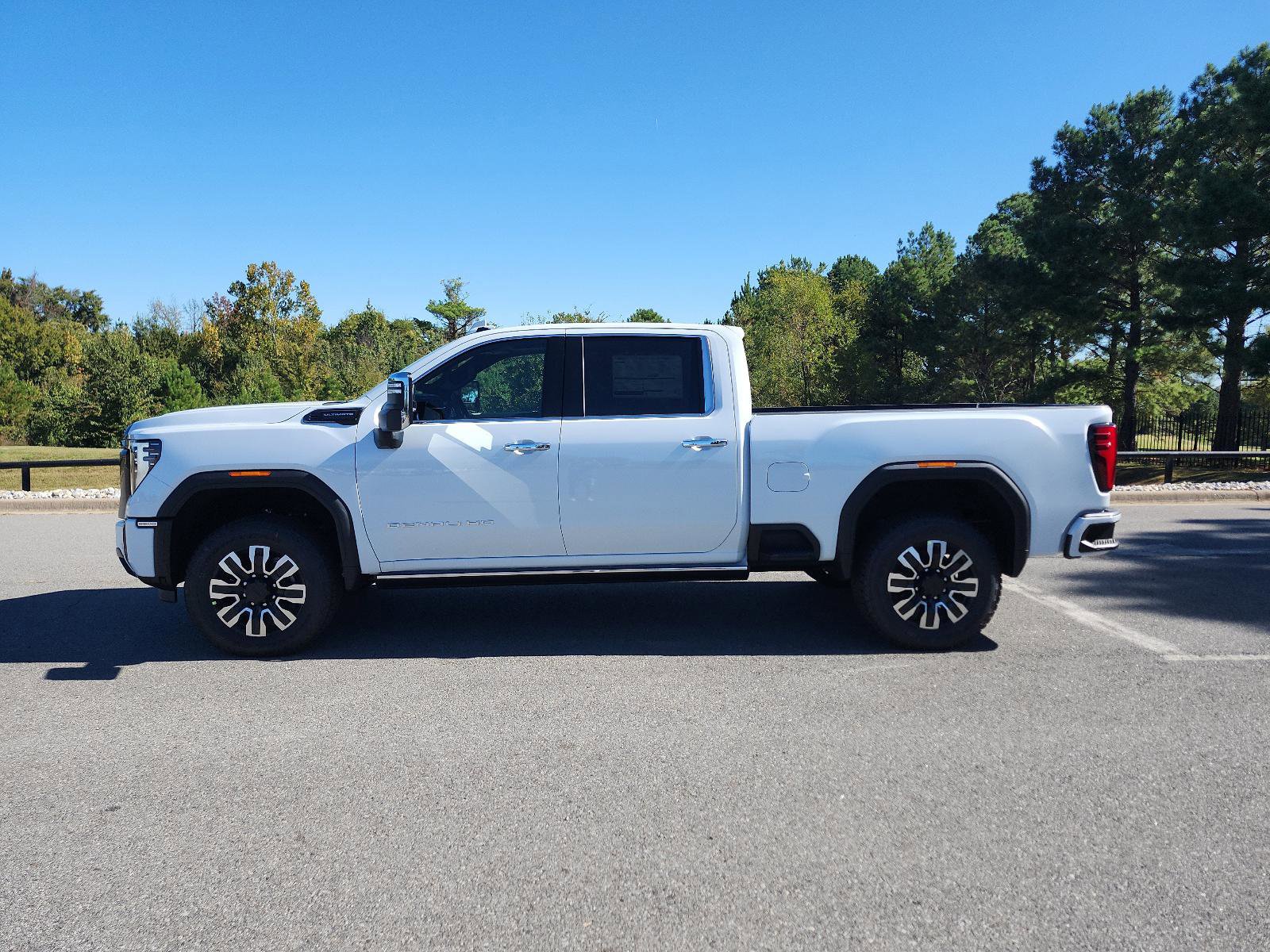 New 2026 GMC Sierra 2500 Denali Ultimate image 2