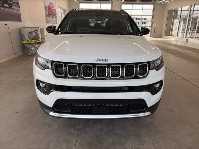 Used 2024 Jeep Compass Limited image 2