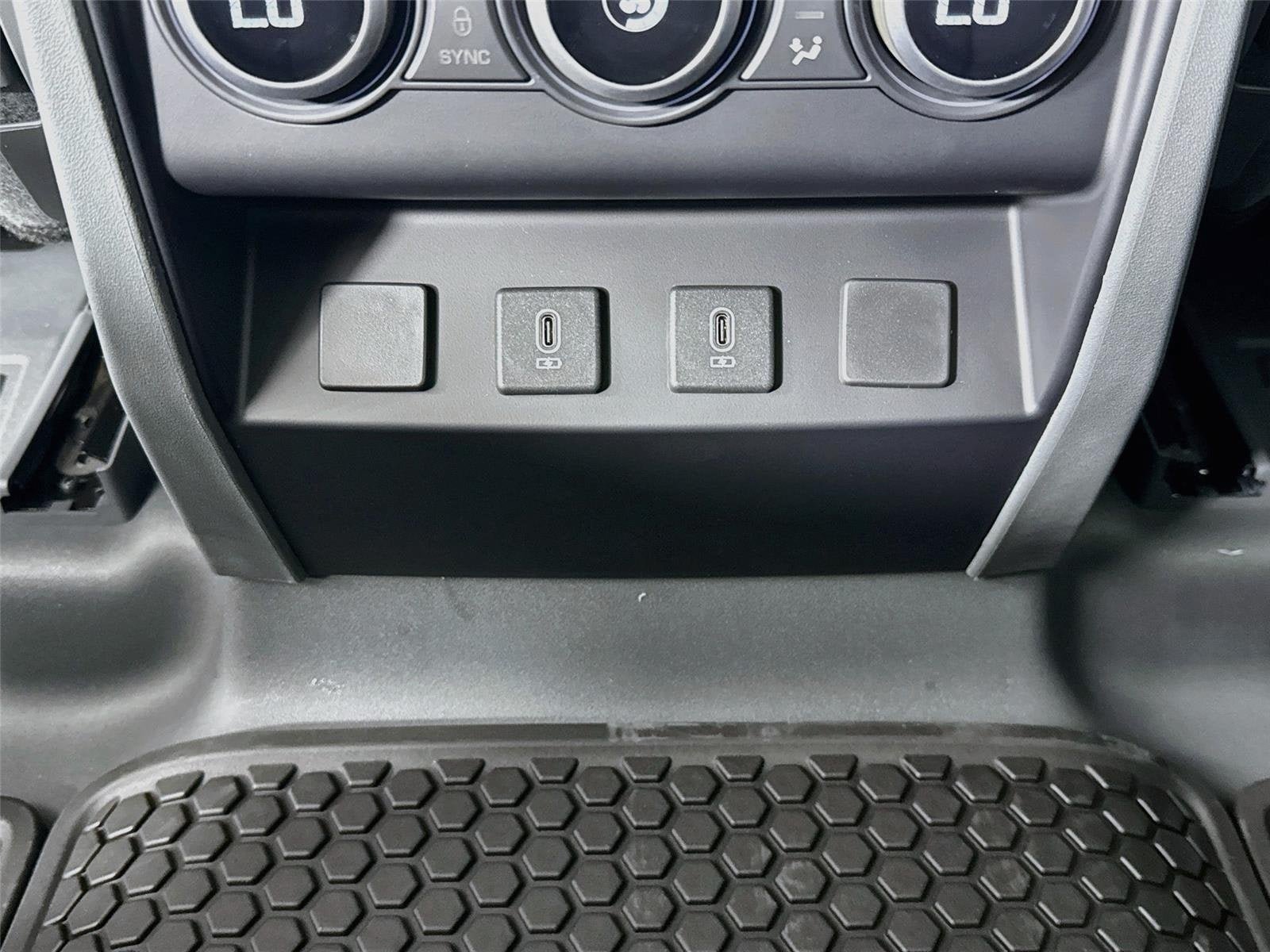New 2026 Land Rover Defender 110 X-Dynamic SE AWD/4WD image 28