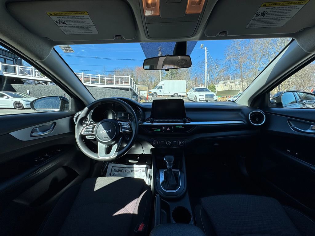 Used 2022 Kia Forte LXS FWD image 15