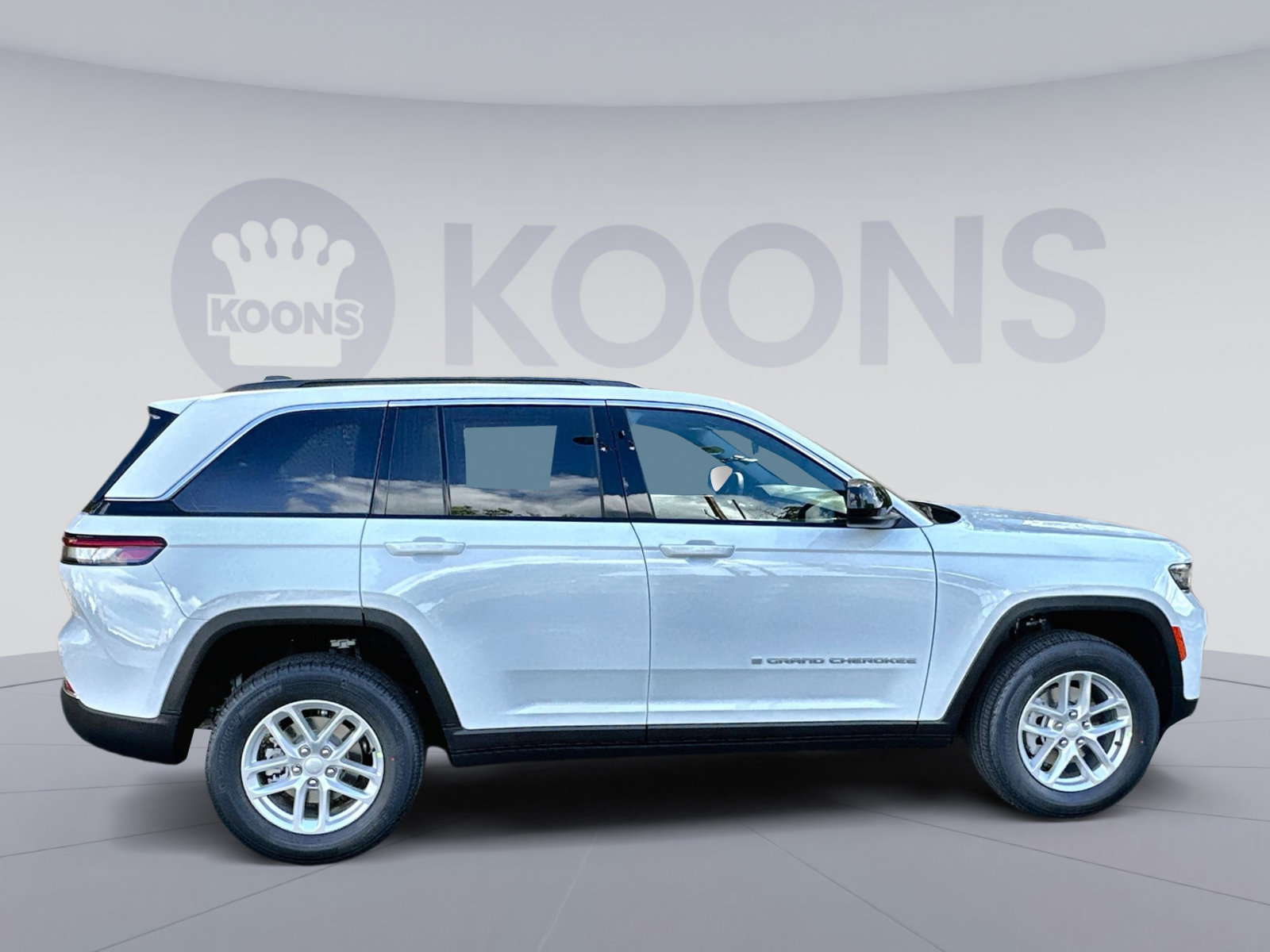 New 2025 Jeep Grand Cherokee Laredo w/ Luxury Tech Group I image 8