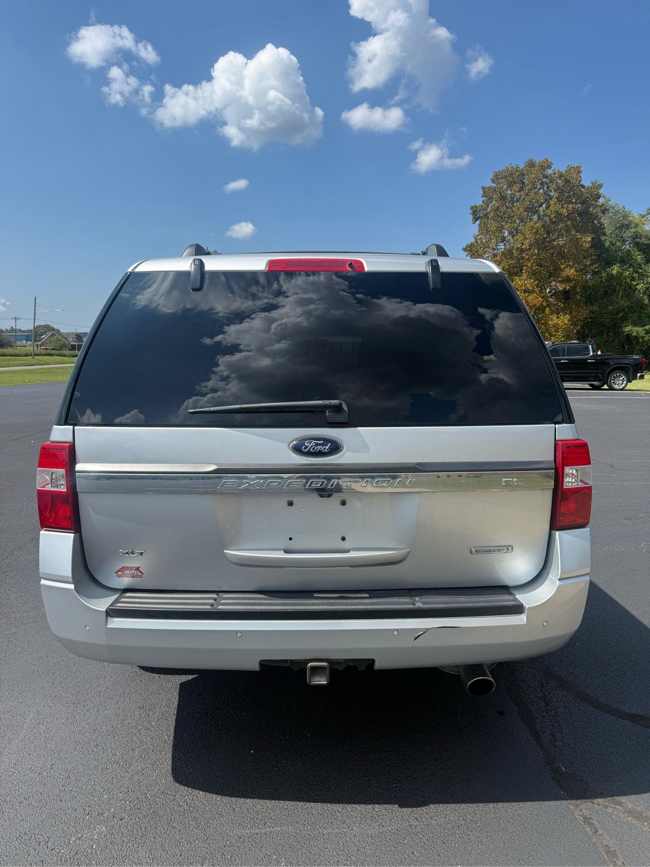 Used 2017 Ford Expedition EL XLT w/ Equipment Group 202A AWD/4WD image 8