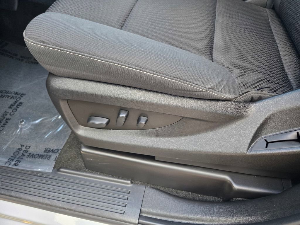 Used 2018 Chevrolet Silverado 1500 LT w/ All Star Edition RWD image 13