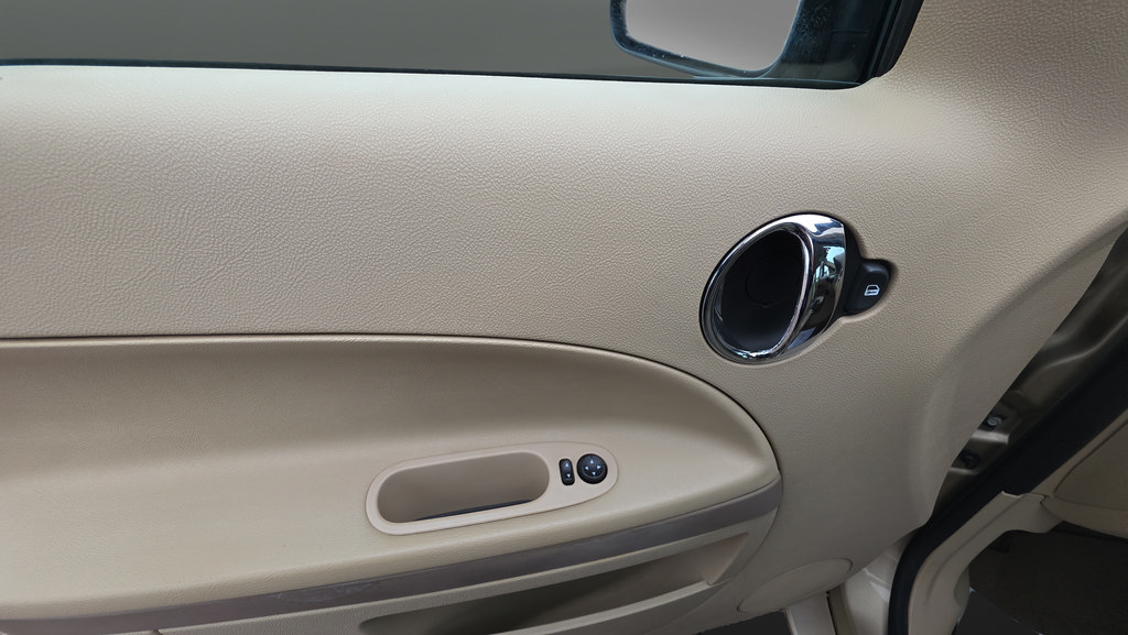 Used 2006 Chevrolet HHR LT FWD image 18
