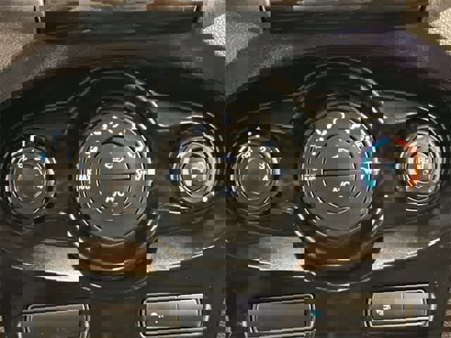 Used 2014 Ford Fiesta SE w/ Equipment Group 201A image 11