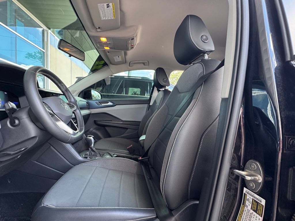 Used 2022 Volkswagen Taos SE AWD/4WD image 16