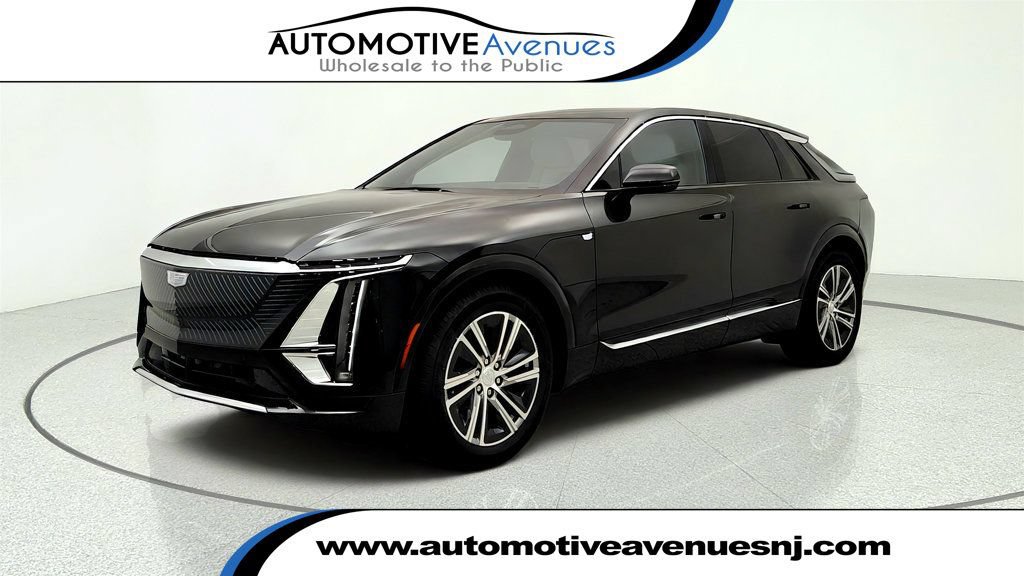 Used 2025 Cadillac Lyriq Luxury w/ LPO, Floor Liner Package RWD image 1