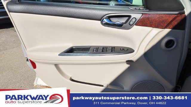 Used 2009 Chevrolet Impala LT FWD image 18