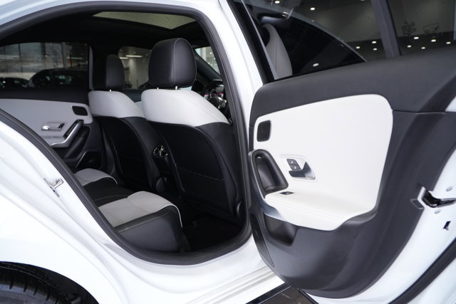 Used 2021 Mercedes-Benz A 35 AMG 4MATIC image 27