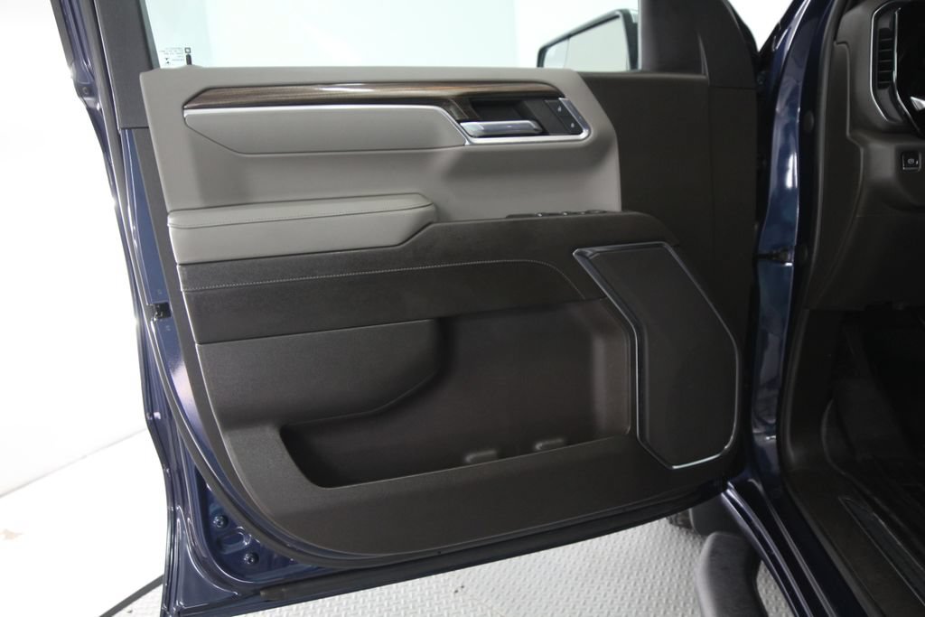 Used 2023 Chevrolet Silverado 1500 LT AWD/4WD image 39