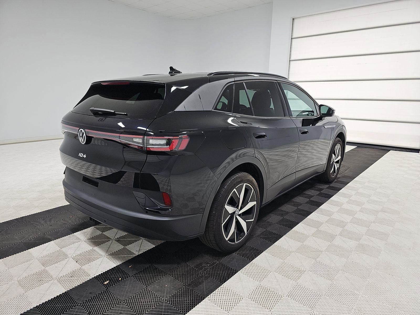 Used 2023 Volkswagen ID.4 Pro S image 6