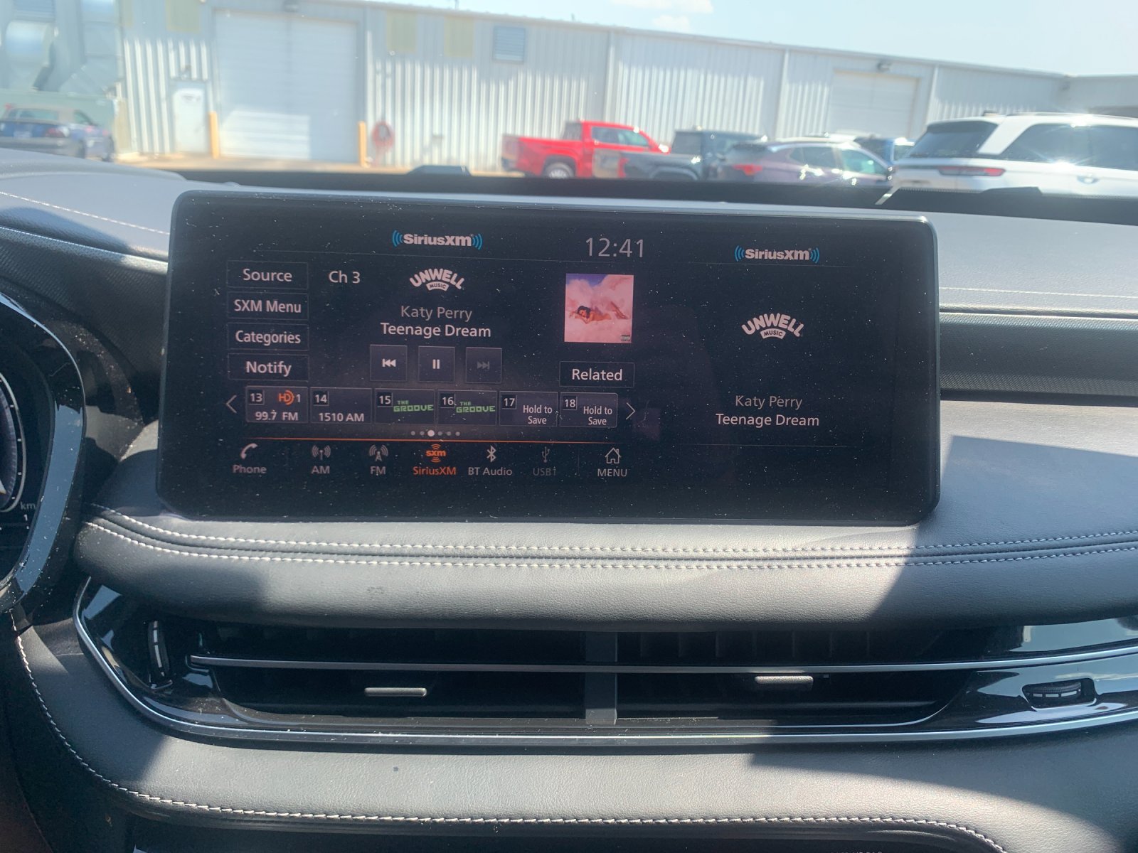 Used 2025 INFINITI QX60 Luxe FWD image 13