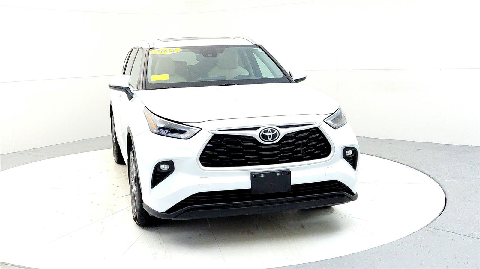 Used 2022 Toyota Highlander XLE image 8