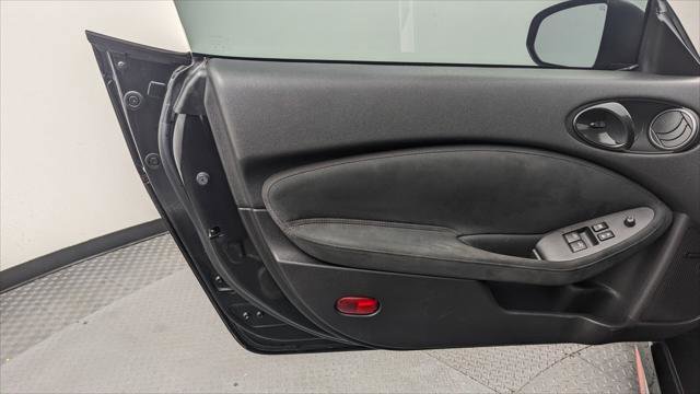 Used 2015 Nissan 370Z NISMO image 13