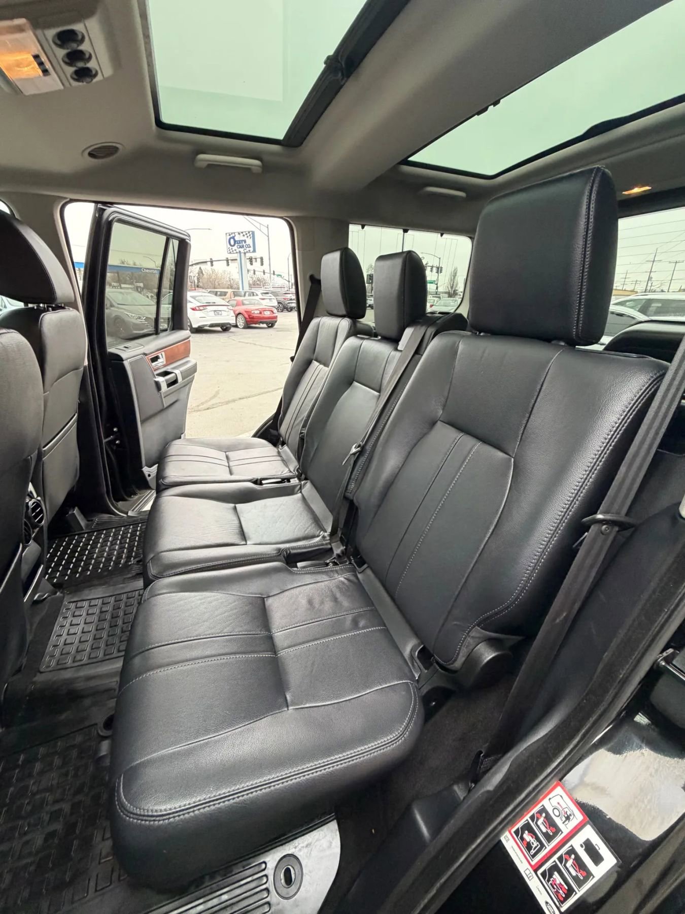 Used 2015 Land Rover LR4 HSE AWD/4WD image 12