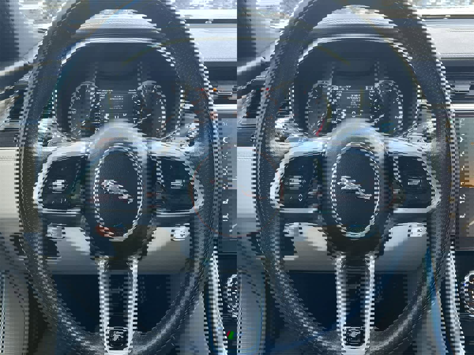 Used 2022 Jaguar XF R-Dynamic SE image 21