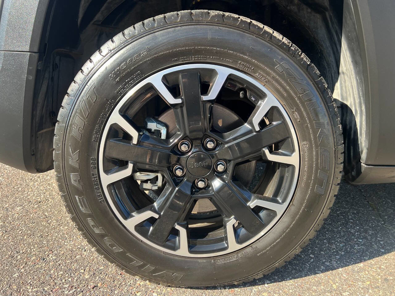 Used 2023 Jeep Renegade Latitude w/ Sun/Sound Group image 18