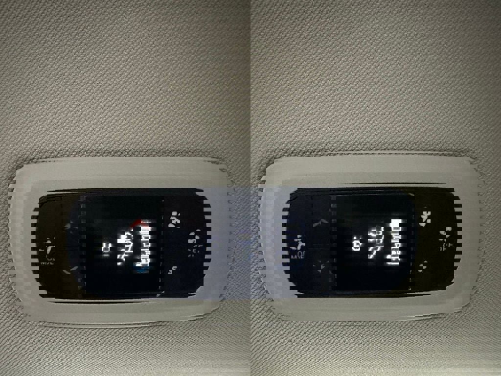 Used 2023 Chrysler Voyager LX image 45