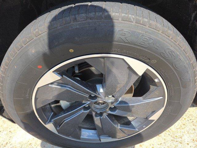Used 2025 Nissan Rogue SV FWD image 14